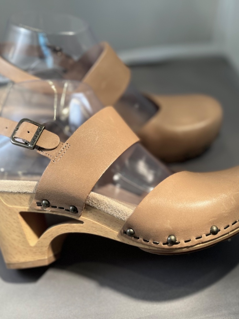 Dansko Thea *Discontinued Style* Tan Size 38 (8) - Picture 4 of 11